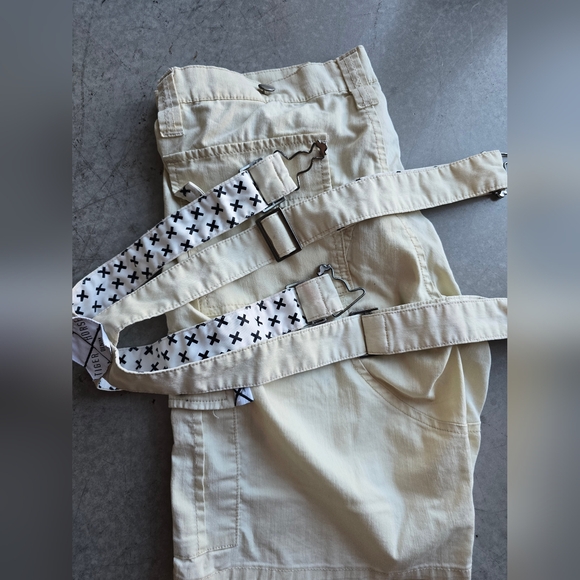 2 pairs TIGER x HORSE Denim shorts: 1 off-white, 1 cream colored - Picture 15 of 16